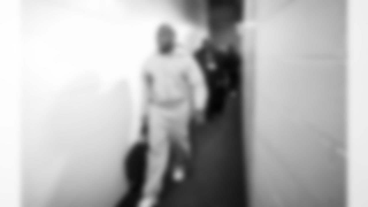 Detroit Lions running back David Montgomery (5) arrives to an NFL football game against the Chicago Bears on Sunday, Jan. 4, 2026 in Chicago. (Jeff Nguyen/Detroit Lions via AP)